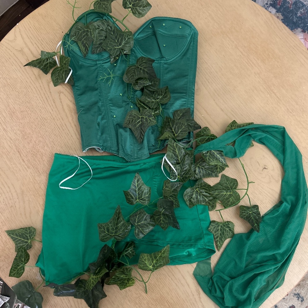 Poison ivy costume